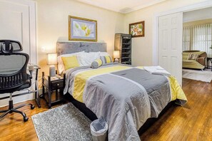 Fer et planche à repasser, accès Internet, draps fournis