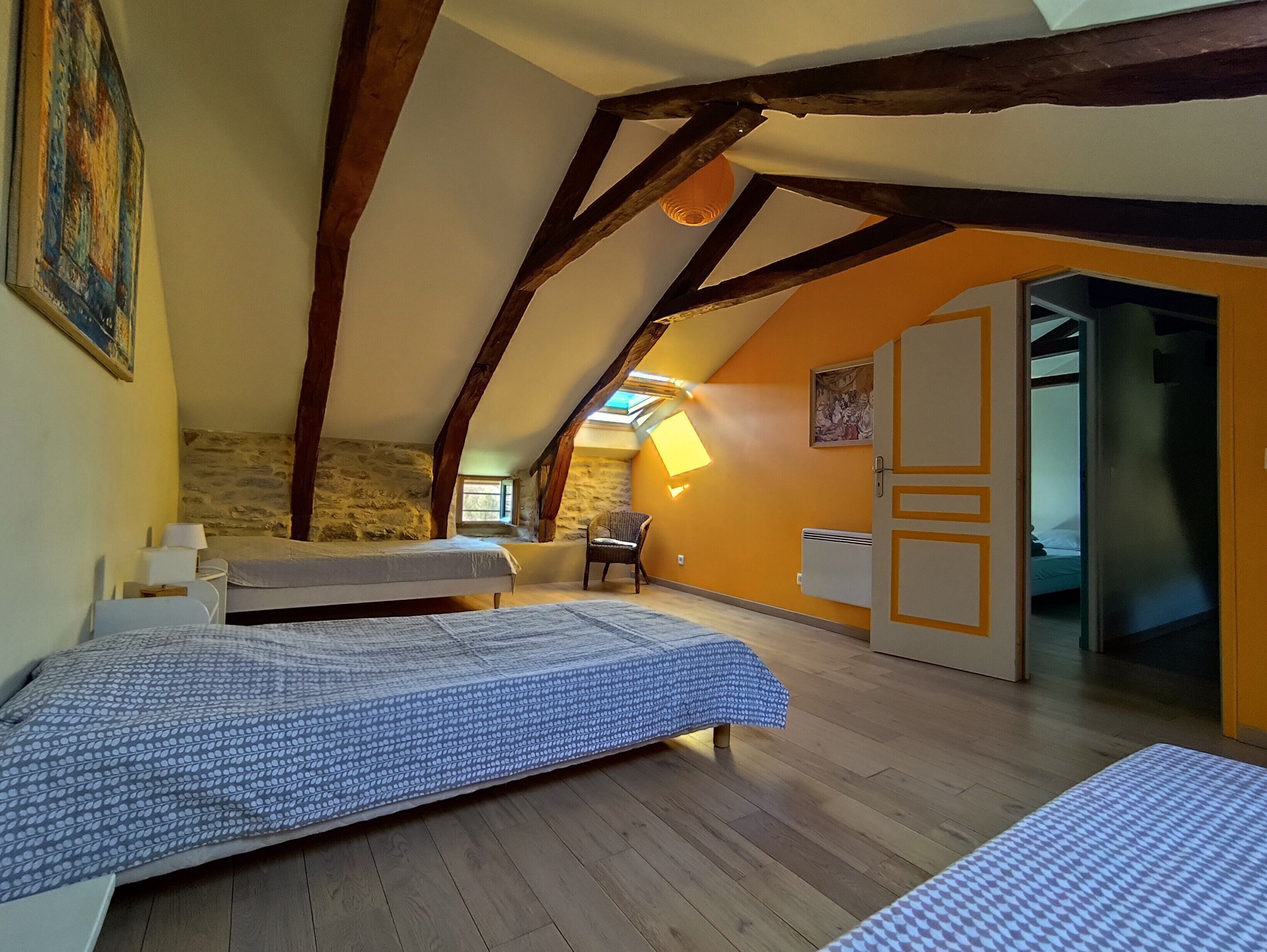 4 camere, ferro/asse da stiro