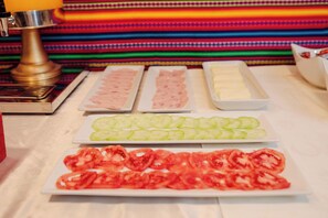 Free daily continental breakfast - Hotel MachuPicchu Humantay (Aguas Calientes)