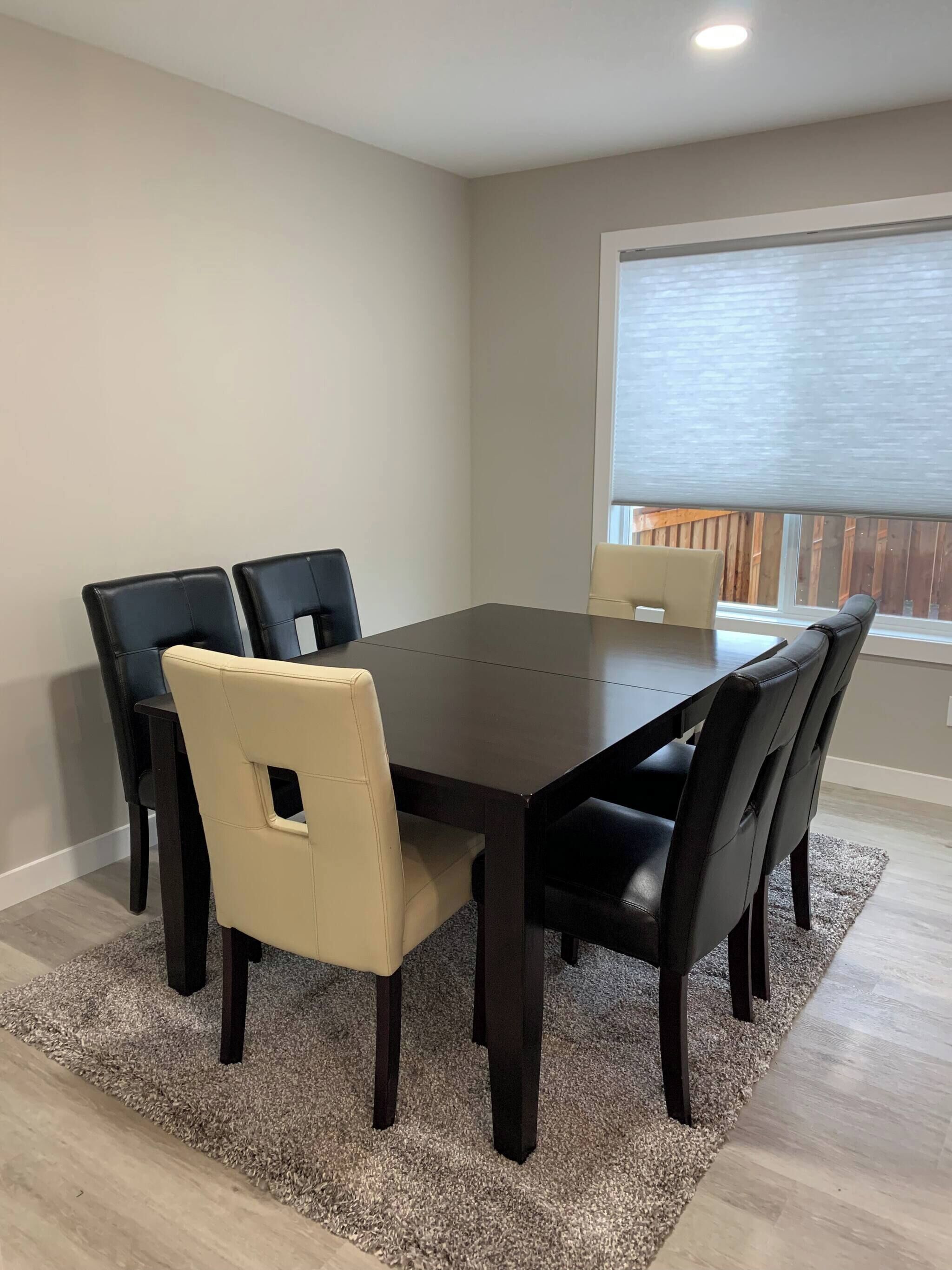 House, 3 Bedrooms, Balcony | Dining room