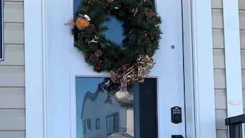 House, 3 Bedrooms, Balcony | Exterior detail