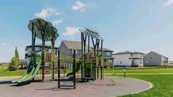 House, 3 Bedrooms, Balcony | Children’s area