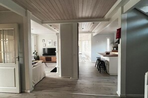 Télévision, cheminée