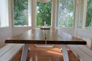 Dining - Winter Wonderland Home – Cozy Villa with Sauna, Hot Tub & Garden in Rovaniemi (Rovaniemi)