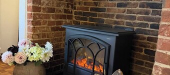 Pretty town cottage in Harleston, Norfolk. Pet friendly.