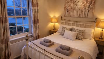 3 bedrooms, iron/ironing board, travel crib, free WiFi