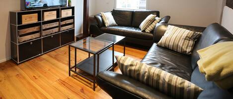 Télévision, cheminée