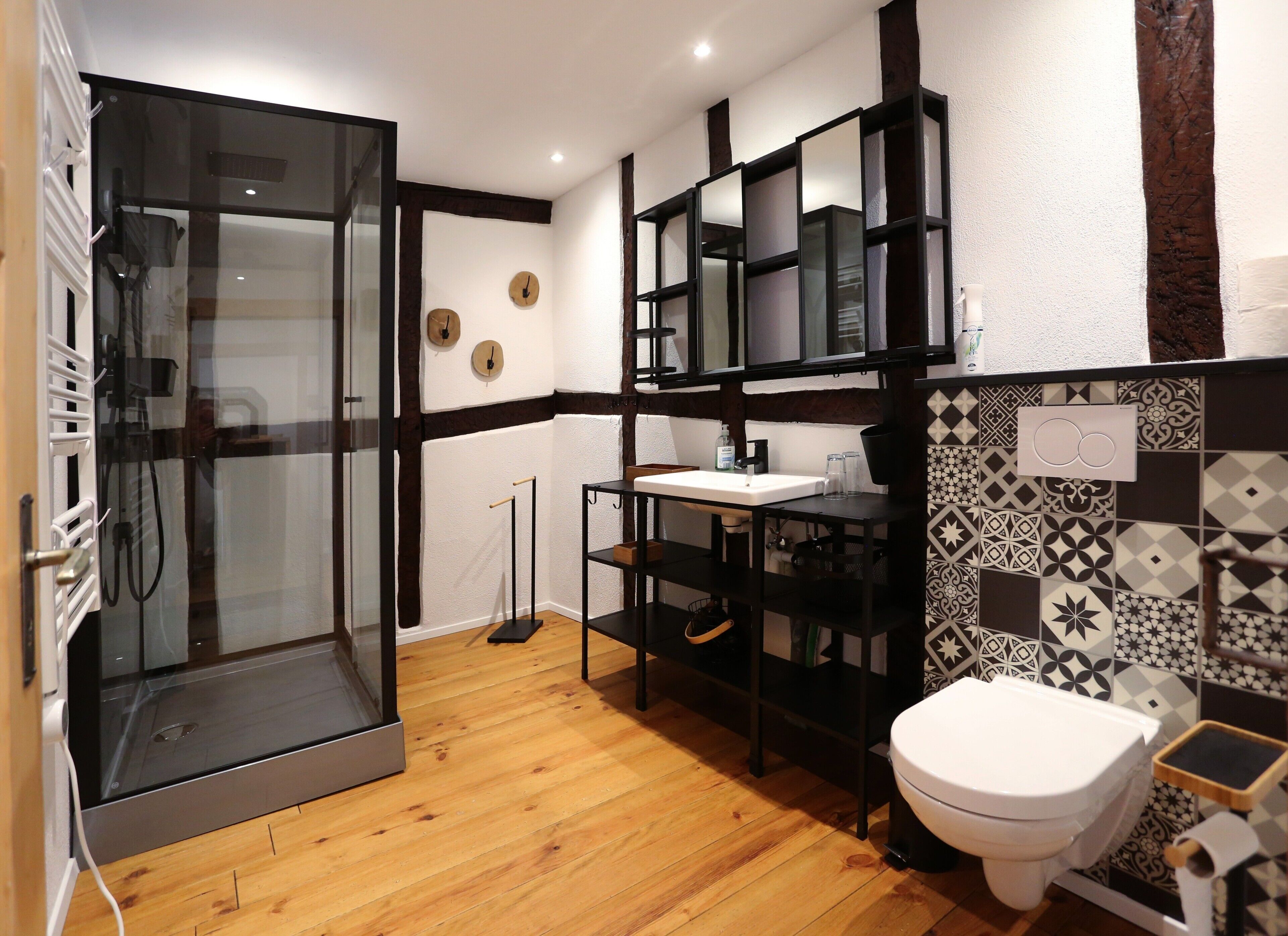 淋浴设施、吹风机、毛巾