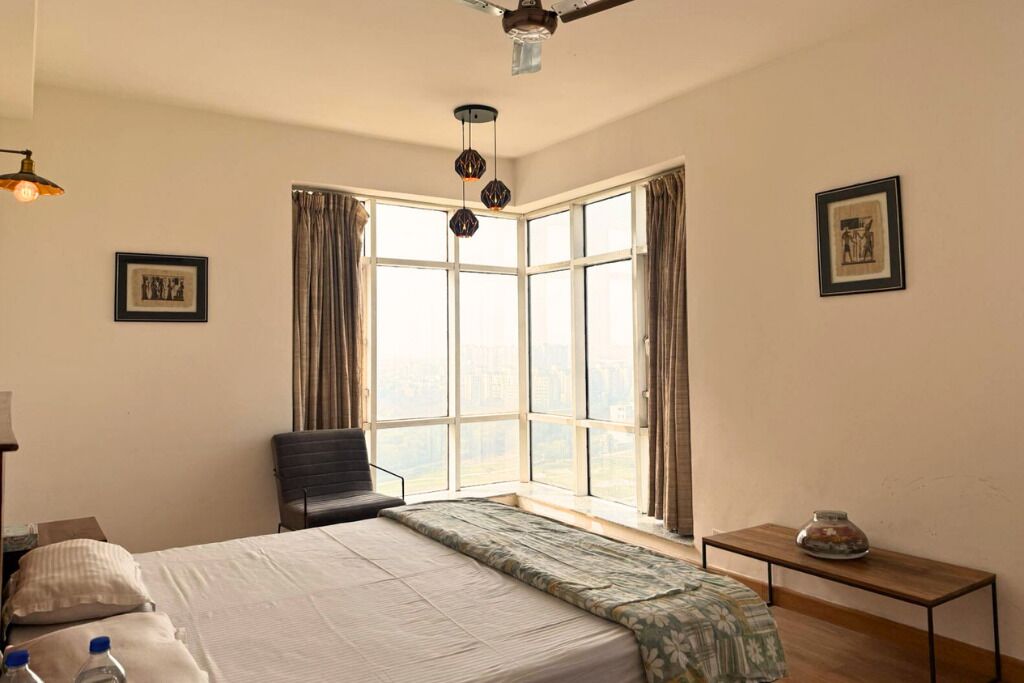 Silitysrauta/-lauta, Wi-Fi, vuodevaatteet