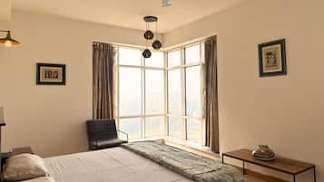 Silitysrauta/-lauta, Wi-Fi, vuodevaatteet