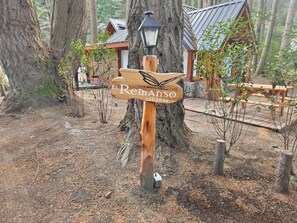 Exterior detail - Cabañas El Remanso (Puerto Manzano)