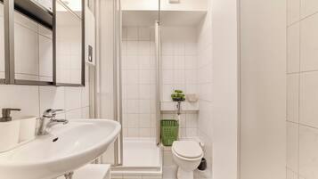 Handtücher, Seife, Toilettenpapier