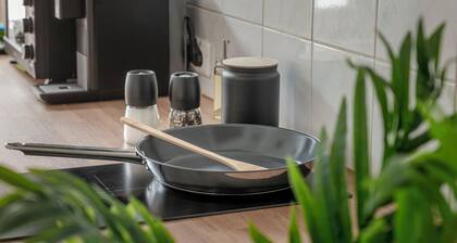 SpaceStays Eco Retreat Apartment | WIFI | Zentrum | Monteure | Messe