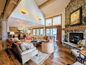 Smart TV y futbolito 