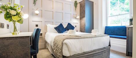 Iron/ironing board, internet, bed sheets