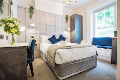 Charming Suite at the Marina