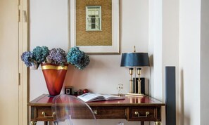 Interior - A PERFECT BASE FOR EXPLORING PARIS & ENJOYING AN AUTHENTIC LEFT BANK EXPERIENCE. (Paris)