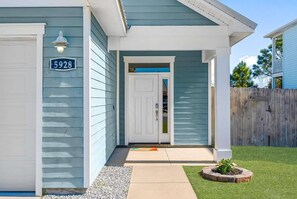 Exterior detail - 3-bedroom, 2-bathroom retreat just 5-minute walk from the pristine beach! (Panama City Beach)