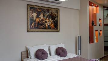 Apartamento Deluxe, no fumadores, vistas al patio | Ropa de cama hipoalergénica, tabla de planchar con plancha, wifi gratis