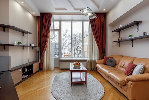 Deluxe Apartment, Non Smoking, Courtyard View | Hypo-allergenic bedding, iron/ironing board, free WiFi, bed sheets - 3-room apart near the shopping center (Minsk)