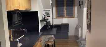 NEW STUDIO. close to center ville.vu mountain.