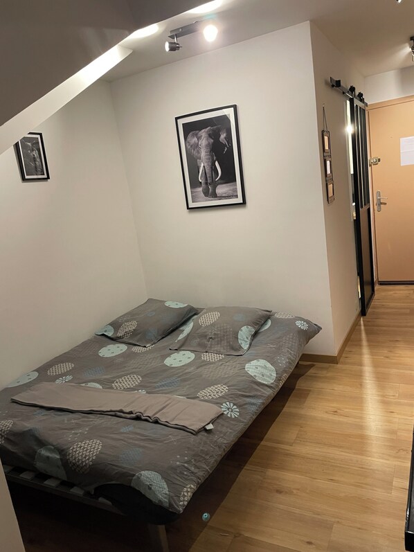 Iron/ironing board, free WiFi, bed sheets - Vrbo Property (Barcelonnette)