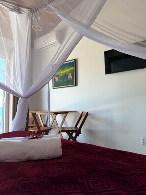 6 bedrooms, iron/ironing board, WiFi, bed sheets - Comfortable suites and lofts with breakfast in Canavieiras, Bahia. (Canavieiras)