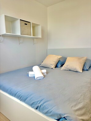 Schreibtisch, kostenloses WLAN, Bettwäsche