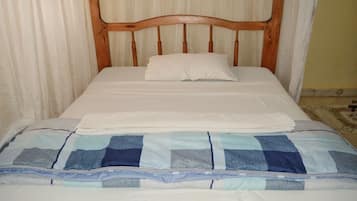 Habitación individual Deluxe, vistas al jardín | Wifi gratis y ropa de cama