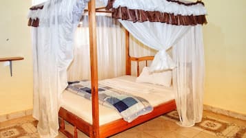 Deluxe Double Room, Garden View | Free WiFi, bed sheets