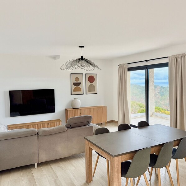 Smart TV - Vrbo Property (Villanova)