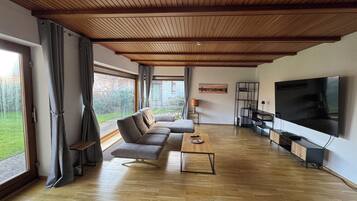 TV connectée, livres, vidéothÚque, chaßne hi-fi