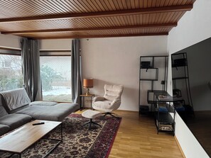 Smart TV, books, video library, stereo