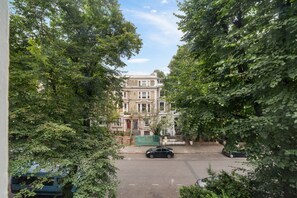 Exterior - Argyl | Cambridge Gardens: Apt. D (Greater London)