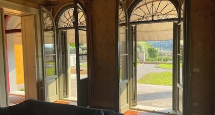 Villa Valle Franciacorta - Blue Apartment with Pool and Private Garden