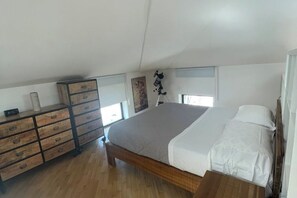 Silitysrauta/-lauta, Wi-Fi, vuodevaatteet