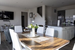 Dining - Holistic Campus Rental, LLC - Entire Home (Oxford)