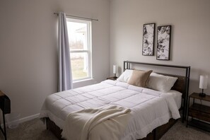 Desk, WiFi, bed sheets