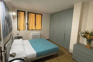 Fer et planche à repasser, Wi-Fi, draps fournis