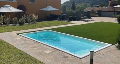Villa Valle Franciacorta - Green Apartment with Pool and Garden
