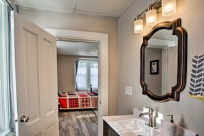 2 bedrooms, travel crib, WiFi, bed sheets