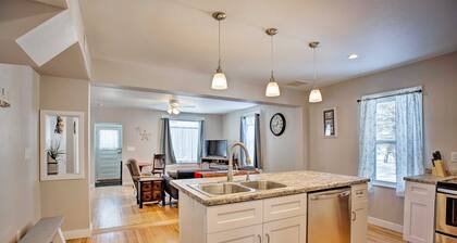 Cozy East Side Retreat, Walk to UW-Stout/ Downtown