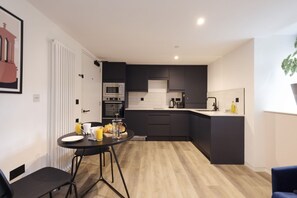 Fridge, microwave, dishwasher, toaster - Argyl | Abbey Gate: Studio 2 (Edinburgh)