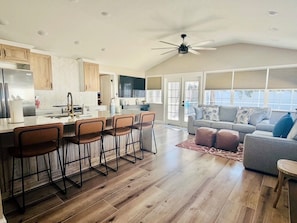 Smart TV, video games - 3 min walk to beach/Heated Pool/Games/Kids area (Clearwater Beach)