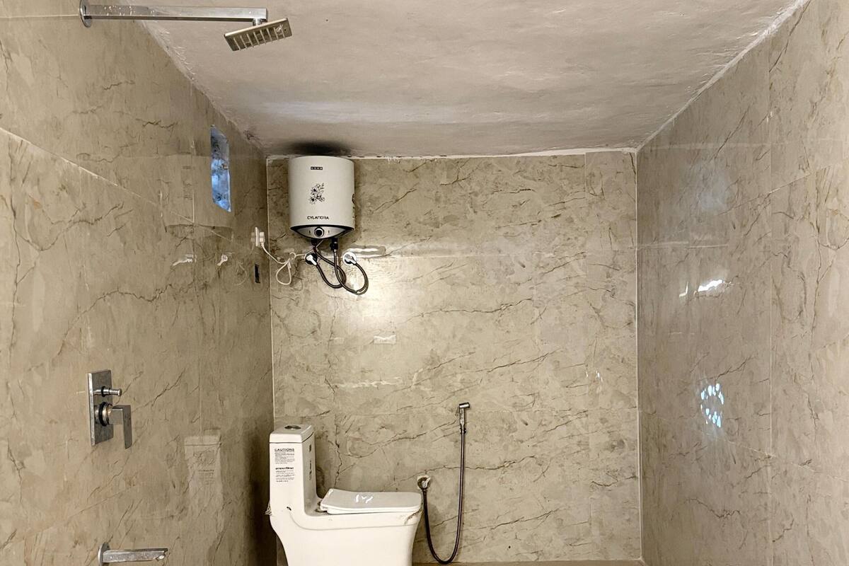 Dusch, tofflor, handdukar och tvål