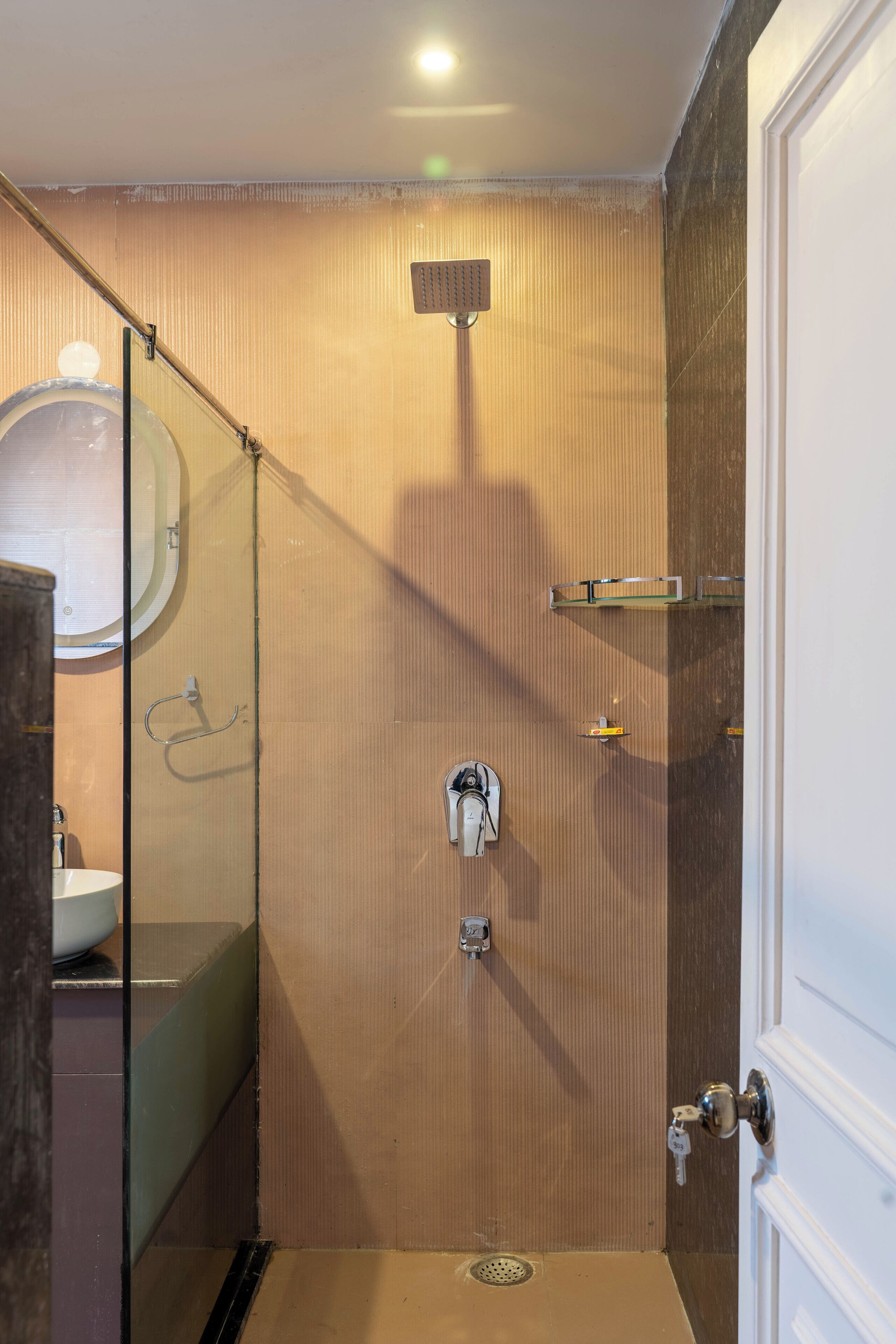 Suihku, pyyhkeet, saippua, sampoo