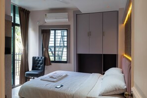 Deluxe Double Room, Lake View - BODHI BAARI (Kolkata)