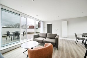 Living area - Argyl | Modern 2 Bed Apt. with Balcony & Elevator (Greater London)