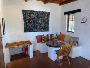 Interior - Eningu Kalahari Lodge cc (Dordabis)