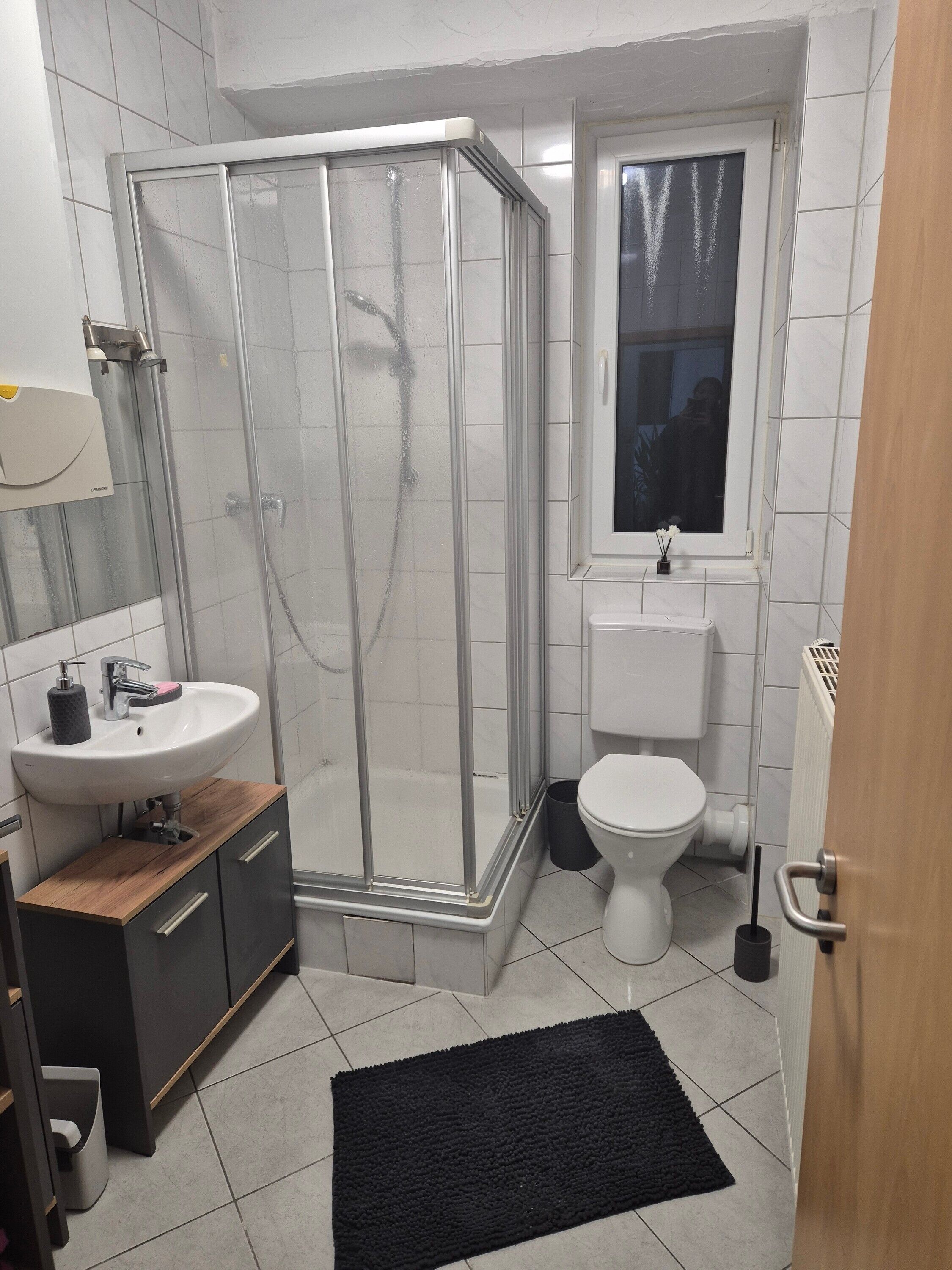 Douche, serviettes fournies